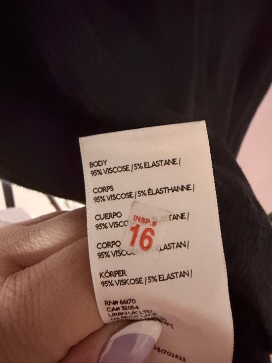 BDG Shannen Ribbed V-Neck Black Top XL NWT - Picture 9 of 9